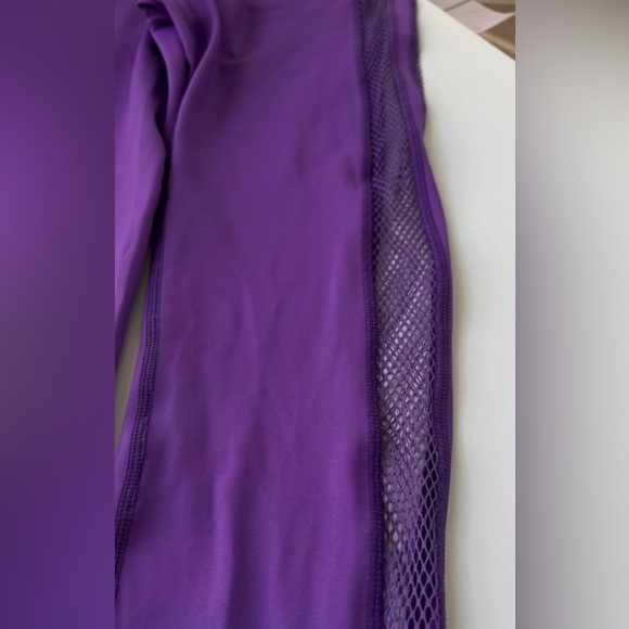 NWOT Unique Purple Sport Set - Leggings and Top (Size Small) - Picture 10 of 17